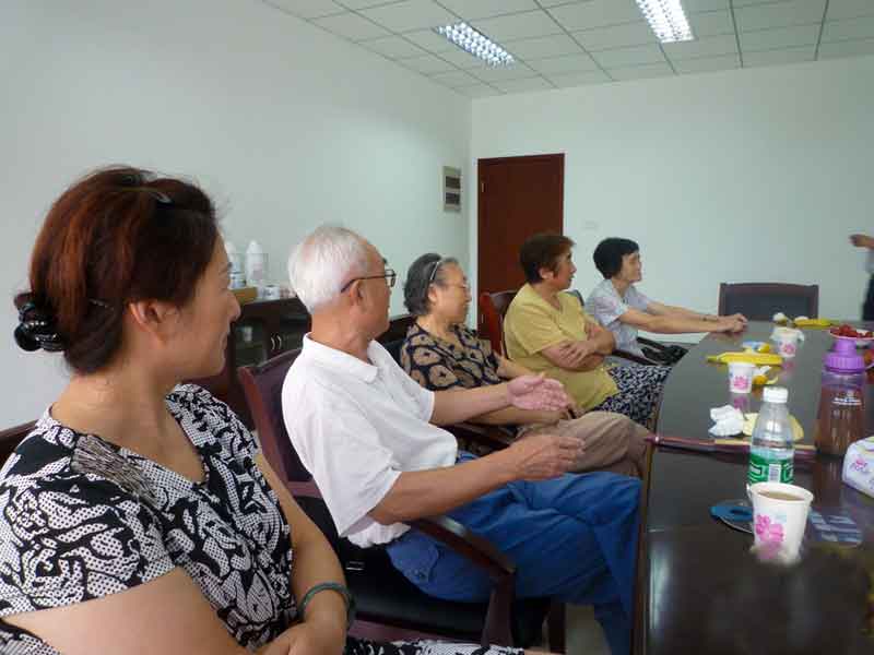 植保所退休黨支部同志參觀(guān)企業(yè)